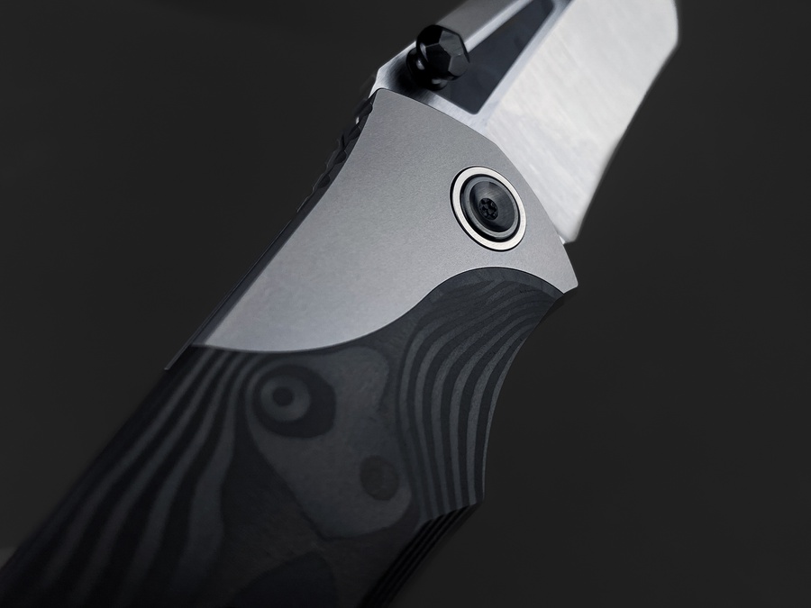 Складной нож Uro Tmax