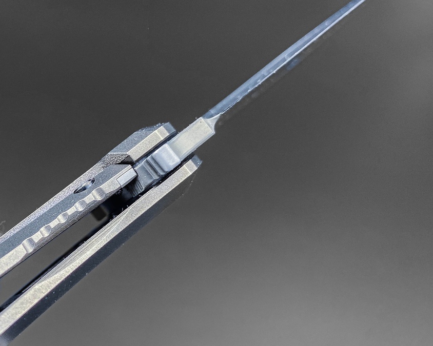 Складной нож Stinger Damascus VG-10