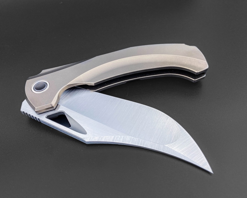 Складной нож Bicornis Tmax